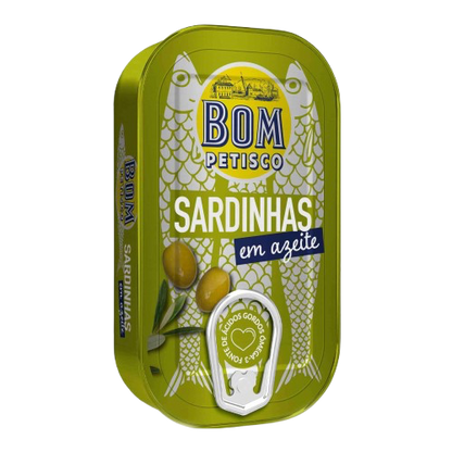 Green tin of sardines with 'Bom Petisco' branding on a white background