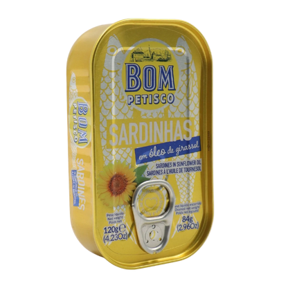 Can of sardines with 'Bom Petisco' branding on a white background